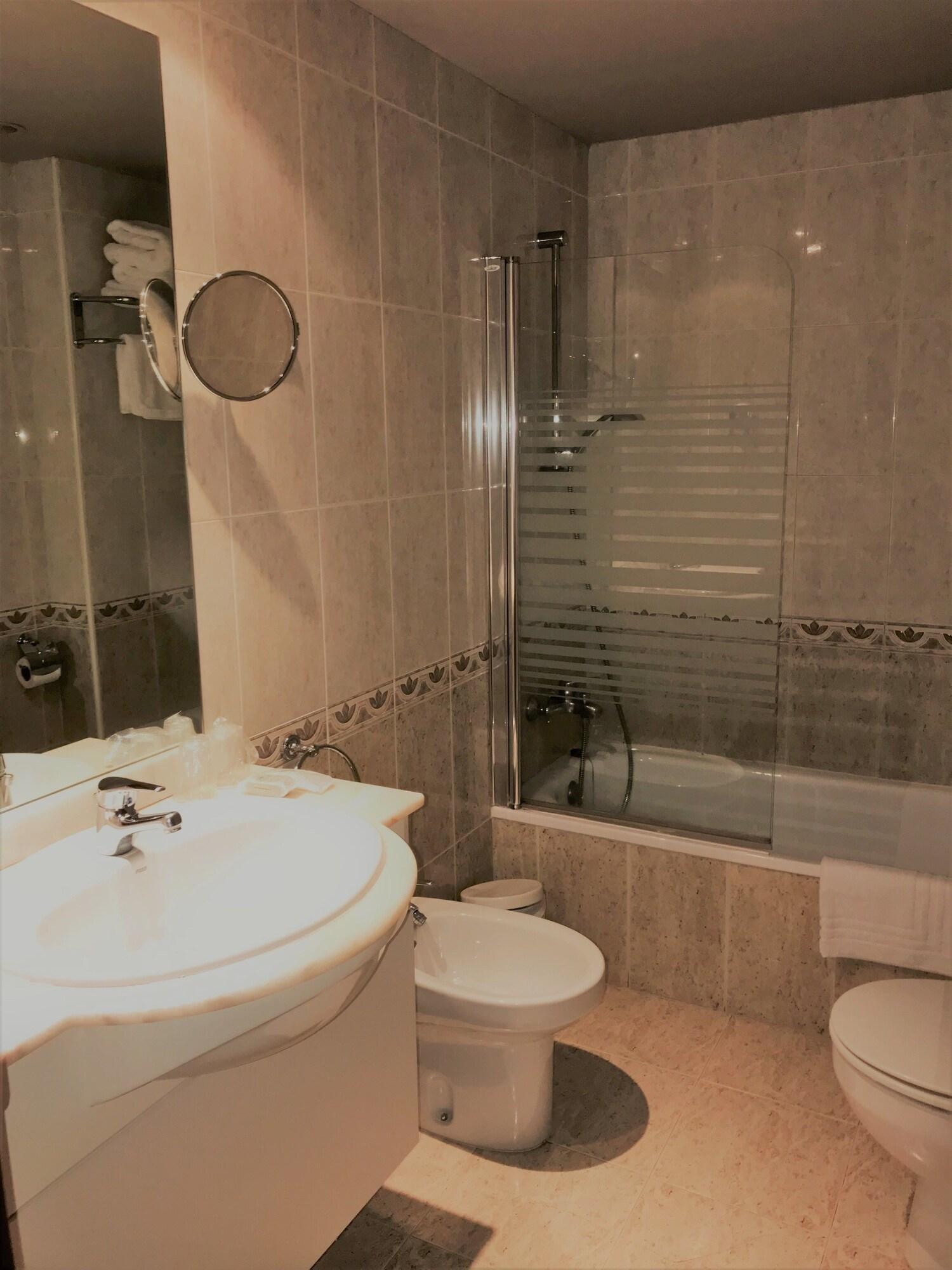אל סראט Hotel & Spa Niunit מראה חיצוני תמונה