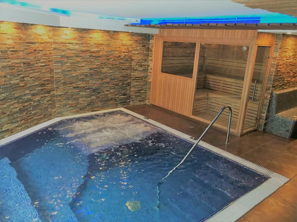 אל סראט Hotel & Spa Niunit מראה חיצוני תמונה