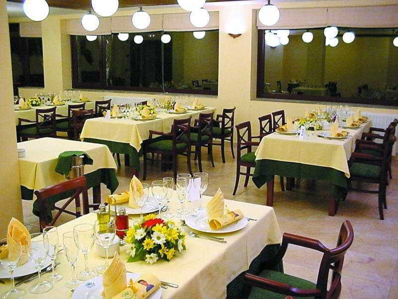 אל סראט Hotel & Spa Niunit מסעדה תמונה